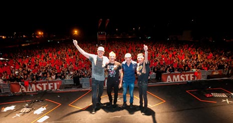 La Unión puso a bailar al público en un concierto en el que repasaron sus grandes éxitos.