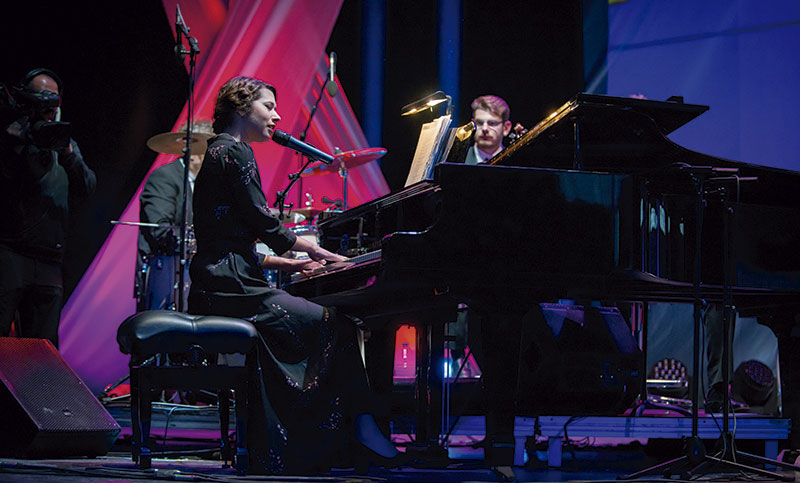 Chloé Bird. De la oscuridad a la luz