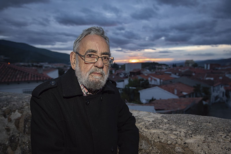 Grada 128. Perfil. Víctor Chamorro. Literatura al servicio de la denuncia social