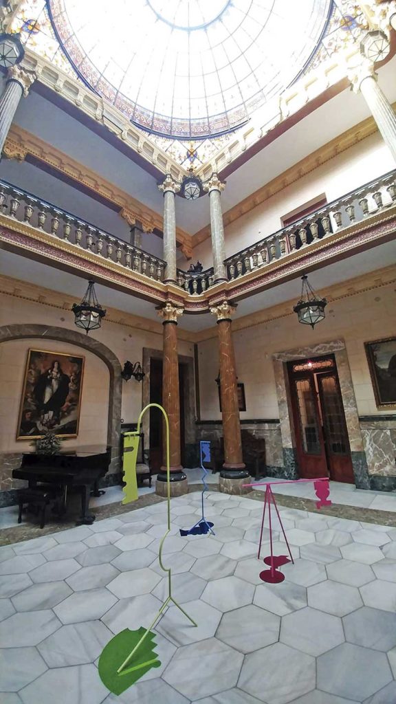 La urraca y el arte abstracto. Grada 129. Arte