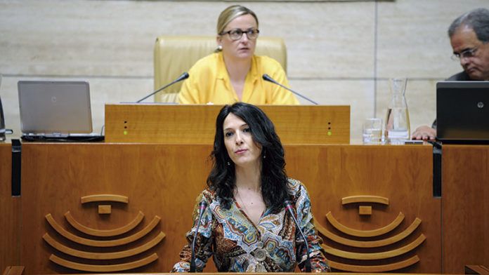 La consejera de Educación y Empleo valora el desarrollo del Proyecto Ítaca y del Plan de Empleo Joven. Grada 129. Sexpe