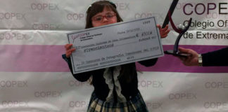 La fotografía 'Tocando el alma' gana el concurso del Colegio de Psicólogos de Extremadura