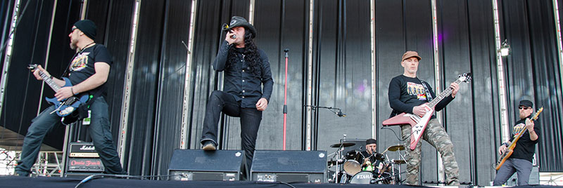 'Omnia Transit', grupo de rock-heavy de Badajoz