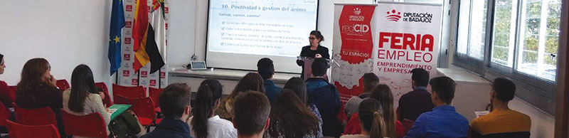 Casi 2.000 personas han participado en las Ferias de Empleo, Emprendimiento y Empresa 2018. Grada 130. Diputación de Badajoz