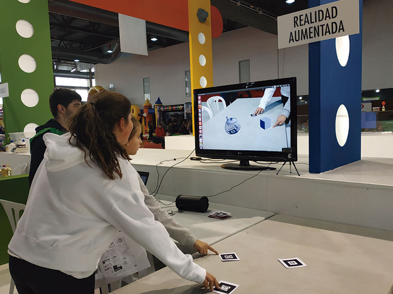 Iberocio amplía su oferta de talleres científicos en 2018. Grada 130. Universidad de Extremadura