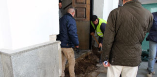 El Ayuntamiento de Mérida mejora la accesibilidad de su puerta de entrada principal