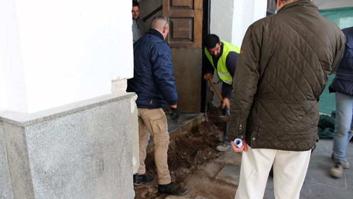 20190116_accesibilidad_merida El Ayuntamiento de Mérida mejora la accesibilidad de su puerta de entrada principal
