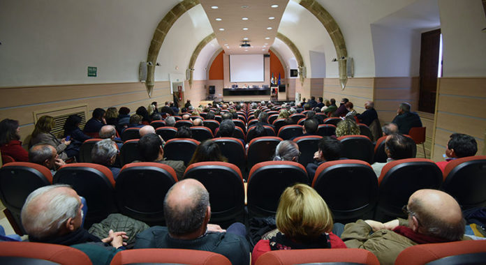 Una veintena de entidades locales de la provincia de Cáceres reciben ayudas para residencias y centros de día