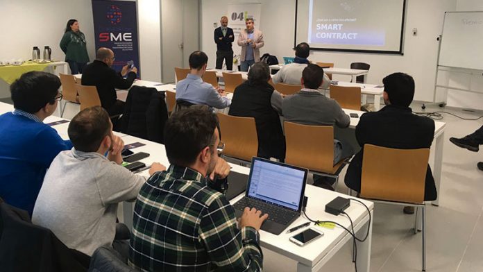 Expertos digitales internacionales asesoran a pequeñas y medianas empresas de la región. Grada 131. Fundecyt-Pctex