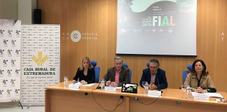 Caja Rural de Extremadura refuerza su apoyo al sector agroalimentario con su presencia en FIAL