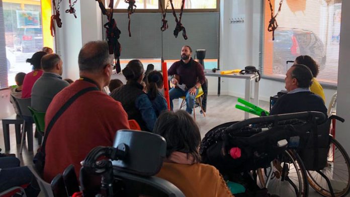 20190401_musicoterapia_alcantara1 Javier Alcántara lleva la musicoterapia a Thercli y la Fundación Primera Fila