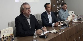Ángel Olmedo y José Manuel Corbacho presentan el libro 'Tras las huellas de la memoria histórica en Extremadura (1936/2019)'