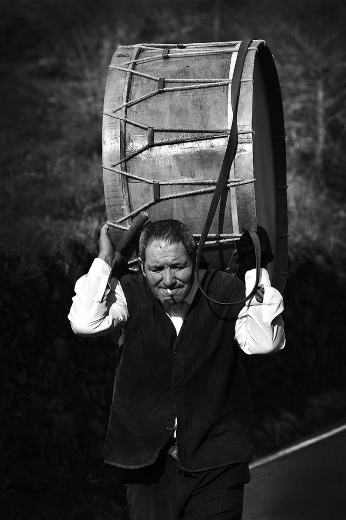 132_secciones_fotografia1 'De regreso'. Grada 132. Fotografía