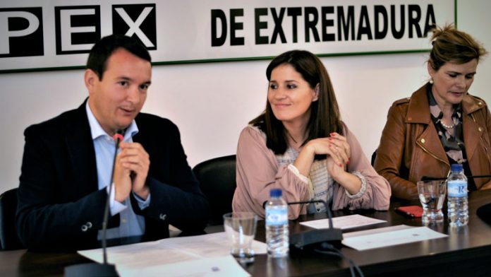 133_secciones_fempex La Fempex da a conocer a los municipios el Reglamento sobre participación ciudadana en la vida pública. Grada 133