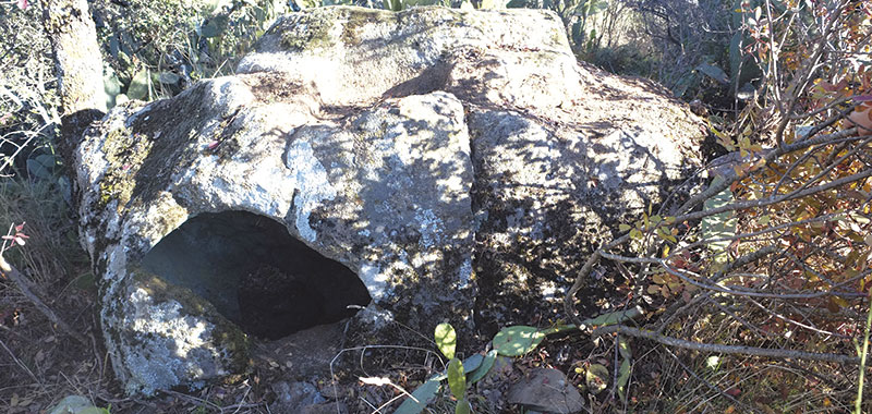 Altares sacros en poblados de la Sierra de Santa Cruz de Cáceres. Grada 133. Historia