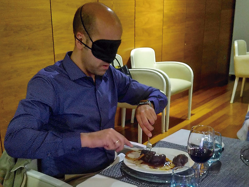 El Gran Hotel Casino de Badajoz acoge una nueva ‘Cena a ciegas’