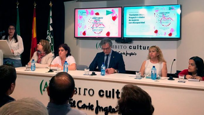20190614_asociaciones_cermi1 El Cermi muestra proyectos vitales de mujeres con discapacidad en El Corte Inglés de Badajoz