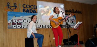 Maritune ofrece un concierto acústico contra la violencia de género en la sede de Cocemfe Badajoz