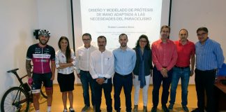 Rubén Leandro defiende con éxito su trabajo fin de máster sobre una prótesis de mano para ciclismo adaptado