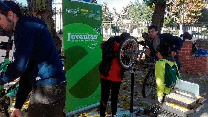 La Diputación de Cáceres desarrollará tres proyectos del Programa Operativo de Empleo Juvenil del Fondo Social Europeo. Grada 136