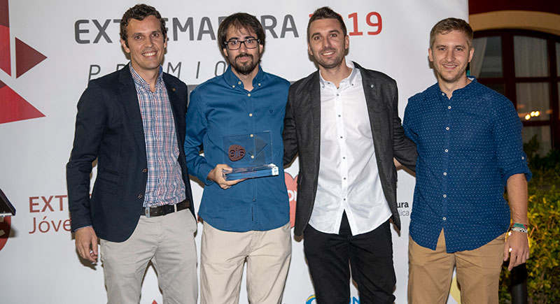 Ismael Villalobos de Matías recibe el Premio Joven Empresario 2019 de AJE Extremadura