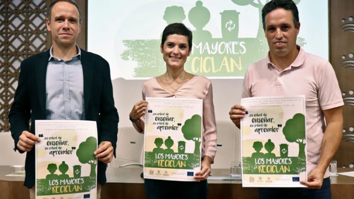 20190808_medioambiente_promedio Promedio promociona la separación y el reciclaje de residuos en centros de mayores de las Vegas Bajas