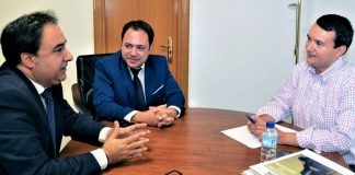 La Fempex conoce el servicio de asesoramiento gratuito de los graduados sociales pacenses. Grada 137