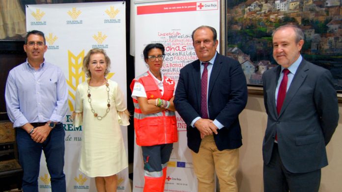 20190911_empleo_cajarural El plan de empleo de Caja Rural de Extremadura y Cruz Roja beneficia a más de 500 personas