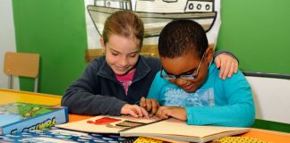 Más de un centenar de estudiantes ciegos vuelven a las aulas en Extremadura