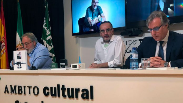 20190930_literatura_badajoz Marco Sánchez presenta su libro 'La novELA de Marco' en El Corte Inglés de Badajoz