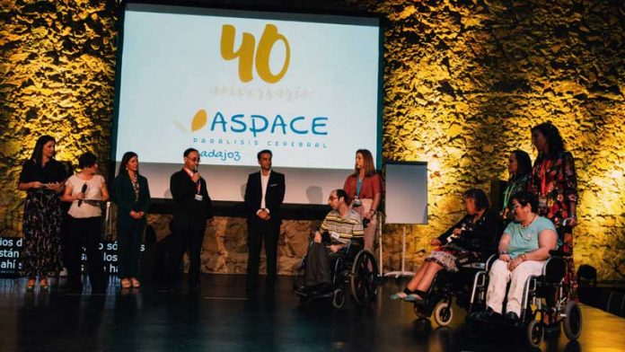 Cuarenta años de Aspace Badajoz. Mucho conseguido, todo por conseguir. Grada 138. Primera fila