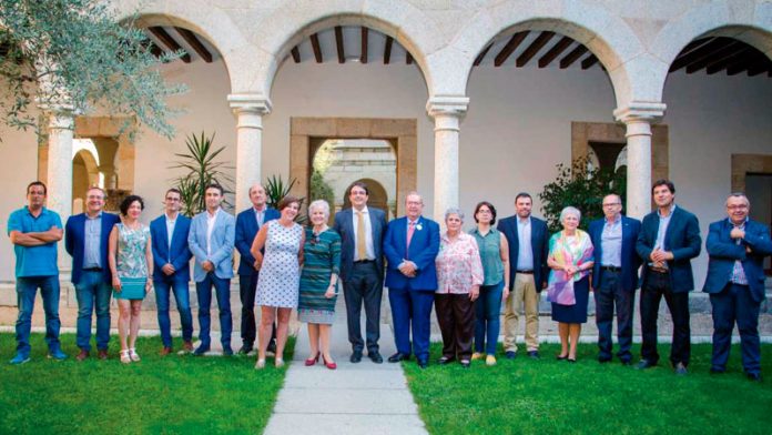 139_primerafila_sepad Nueve municipios participan en un proyecto para dar compañía a domicilio a personas mayores que viven solas. Grada 139. Sepad