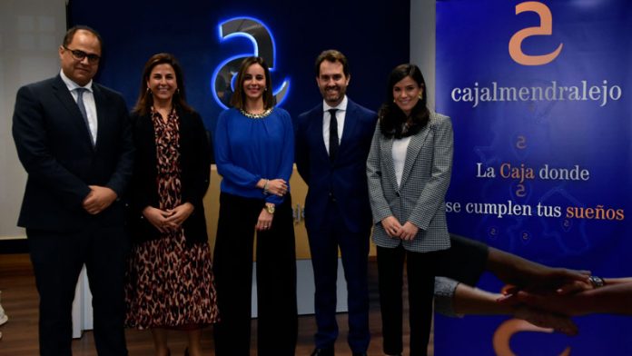 20191112_jornada_cajalmendralejo1 Cajalmendralejo organiza su II Jornada de Inversión, centrada en el sector tecnológico